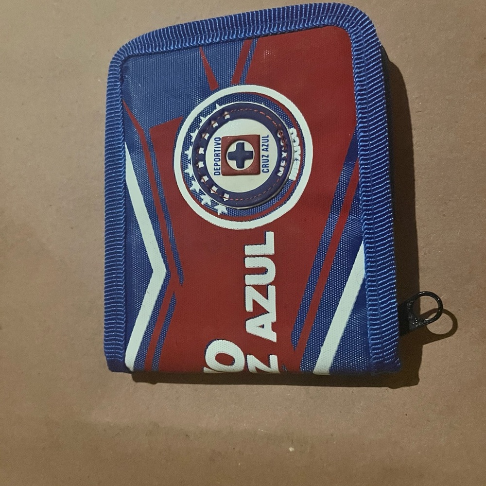 Cruz Azuel Zip Up Wallet